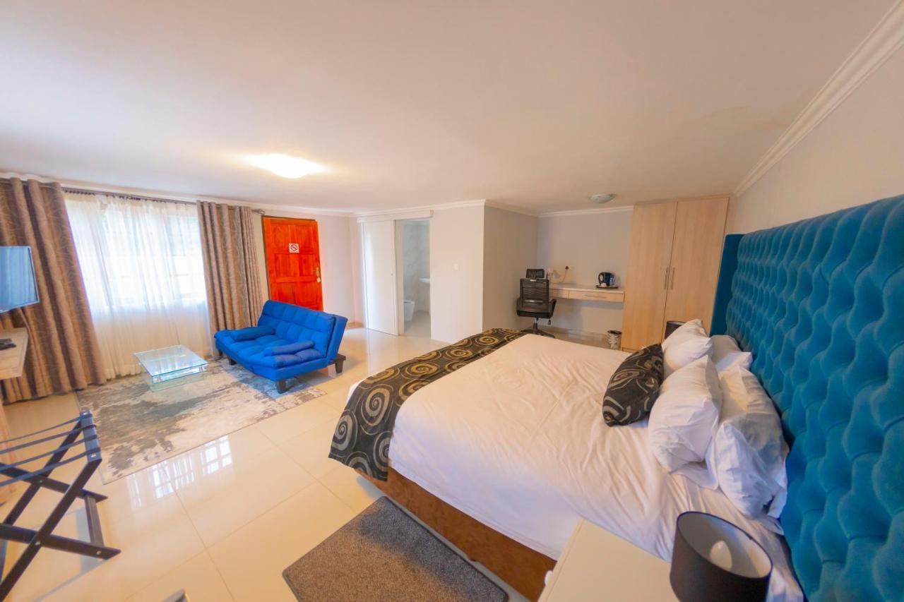 Green Lagoon Guest House Габороне Екстер'єр фото